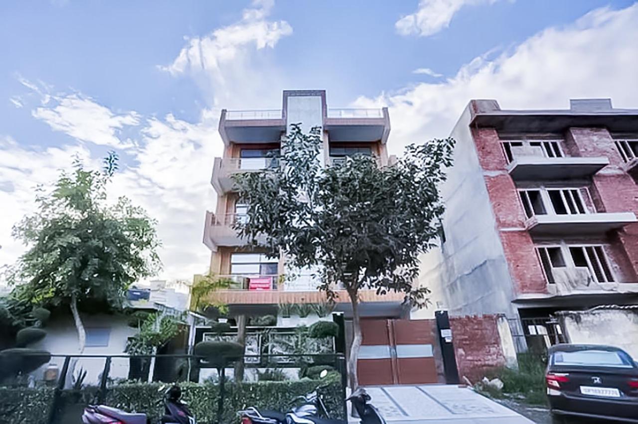 Hotel Near Hauz Khas 3*
